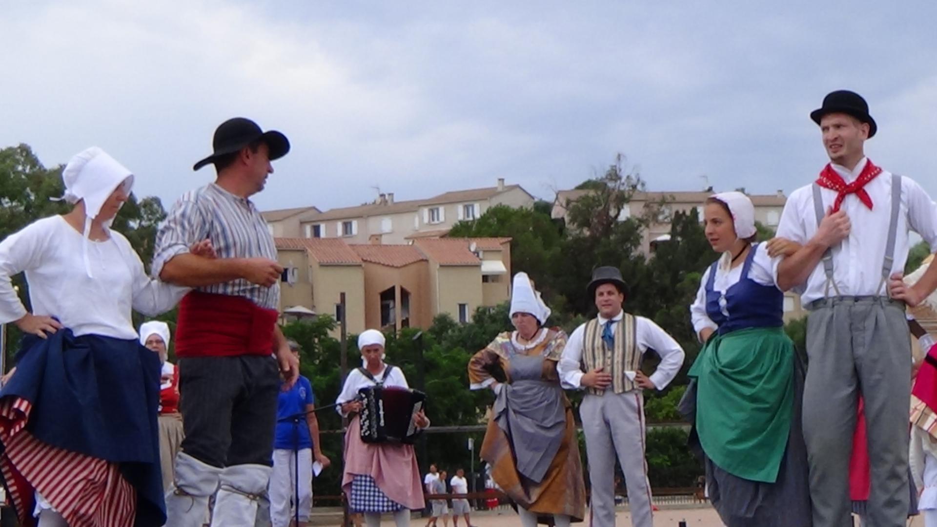 2. Spectacle (3)