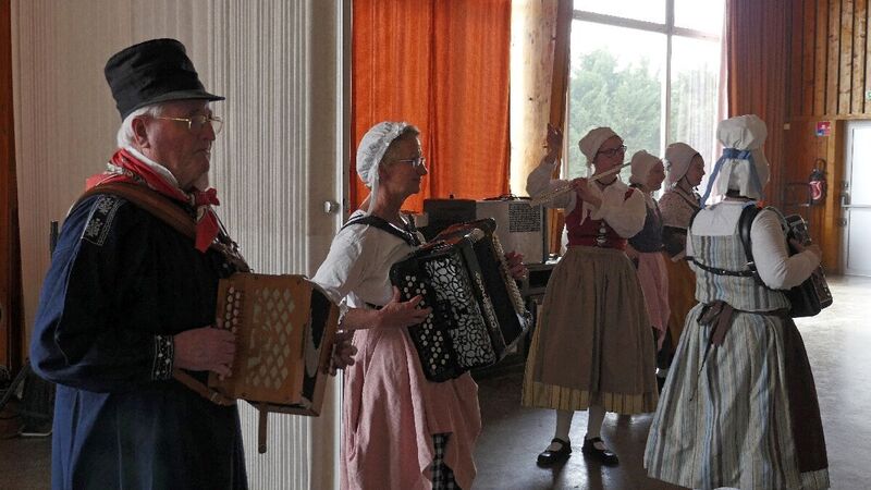 Animation Foire des Rameaux Domfront (61)