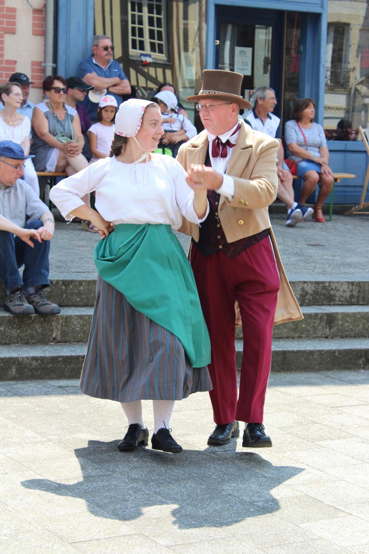 Aubades - Le Trou Normand