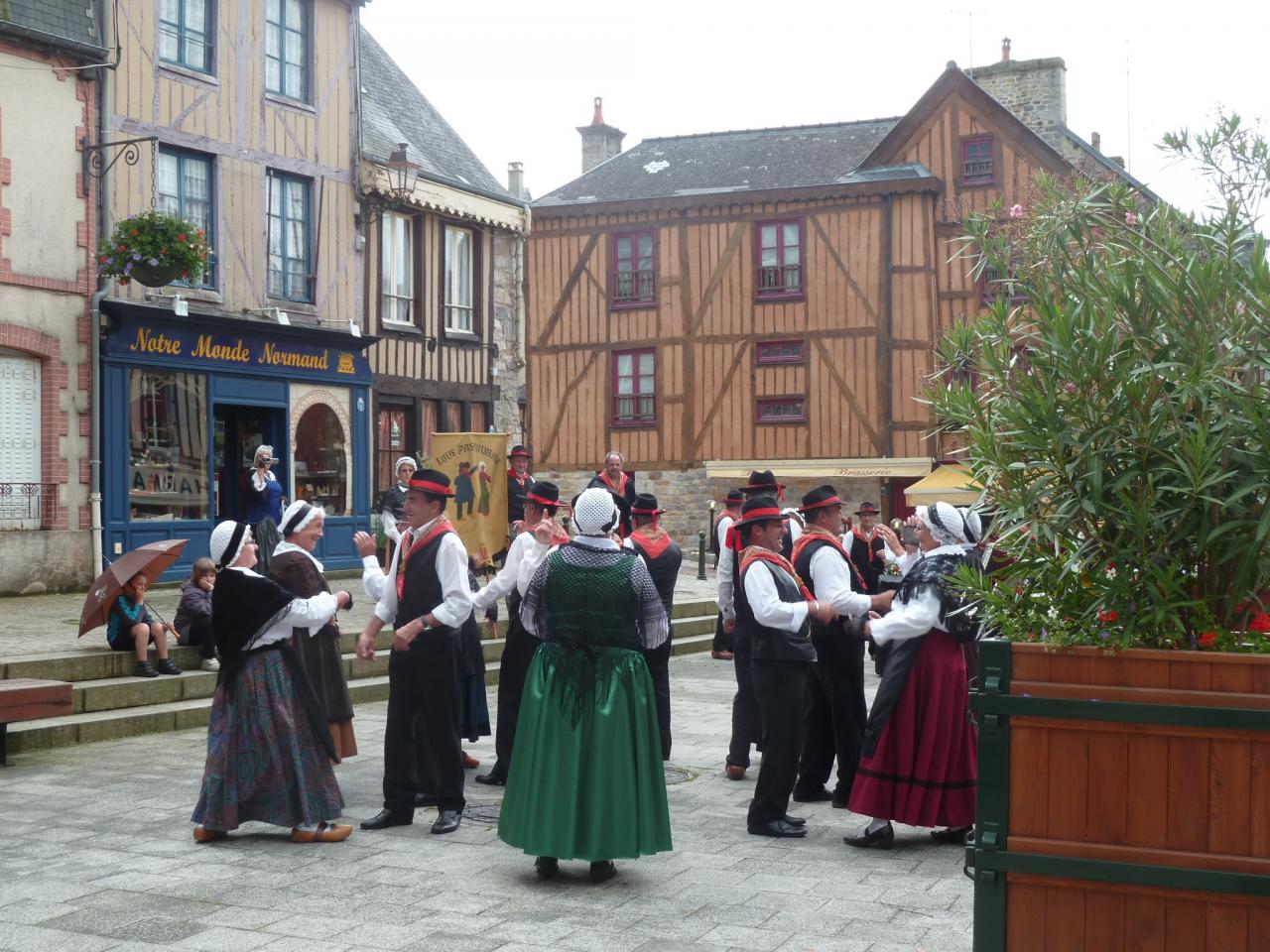 Aubade dans les rues - Groupe Breton2