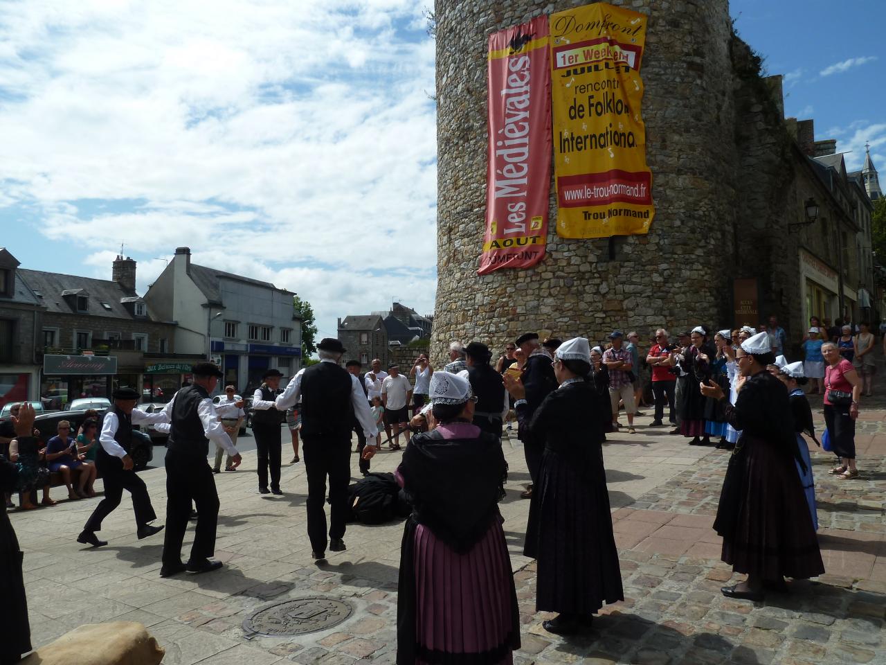 Aubades dans Domfront - La Vendée