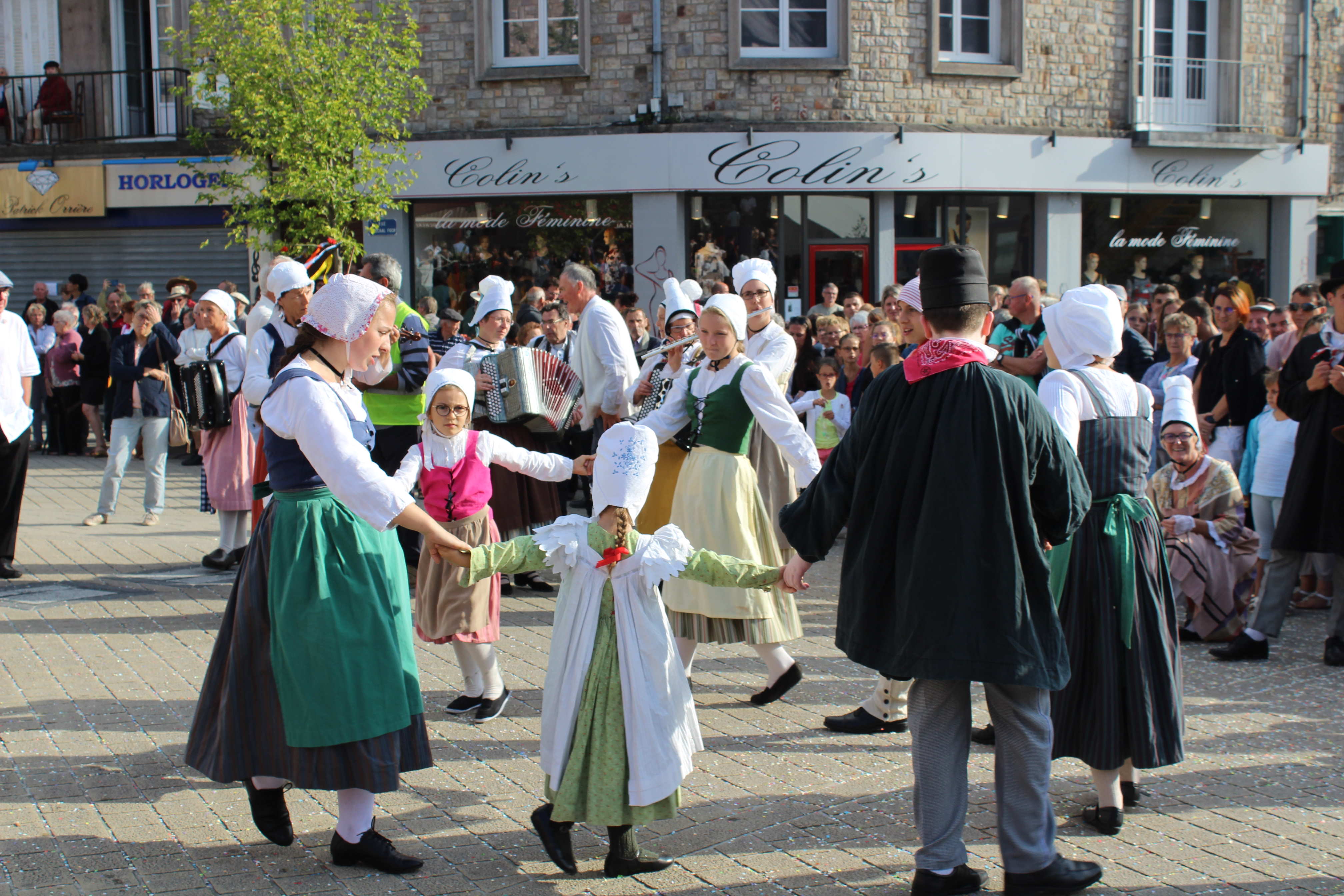 Ronde des enfants et ados