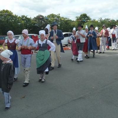 Les jeunes mènent le cortège