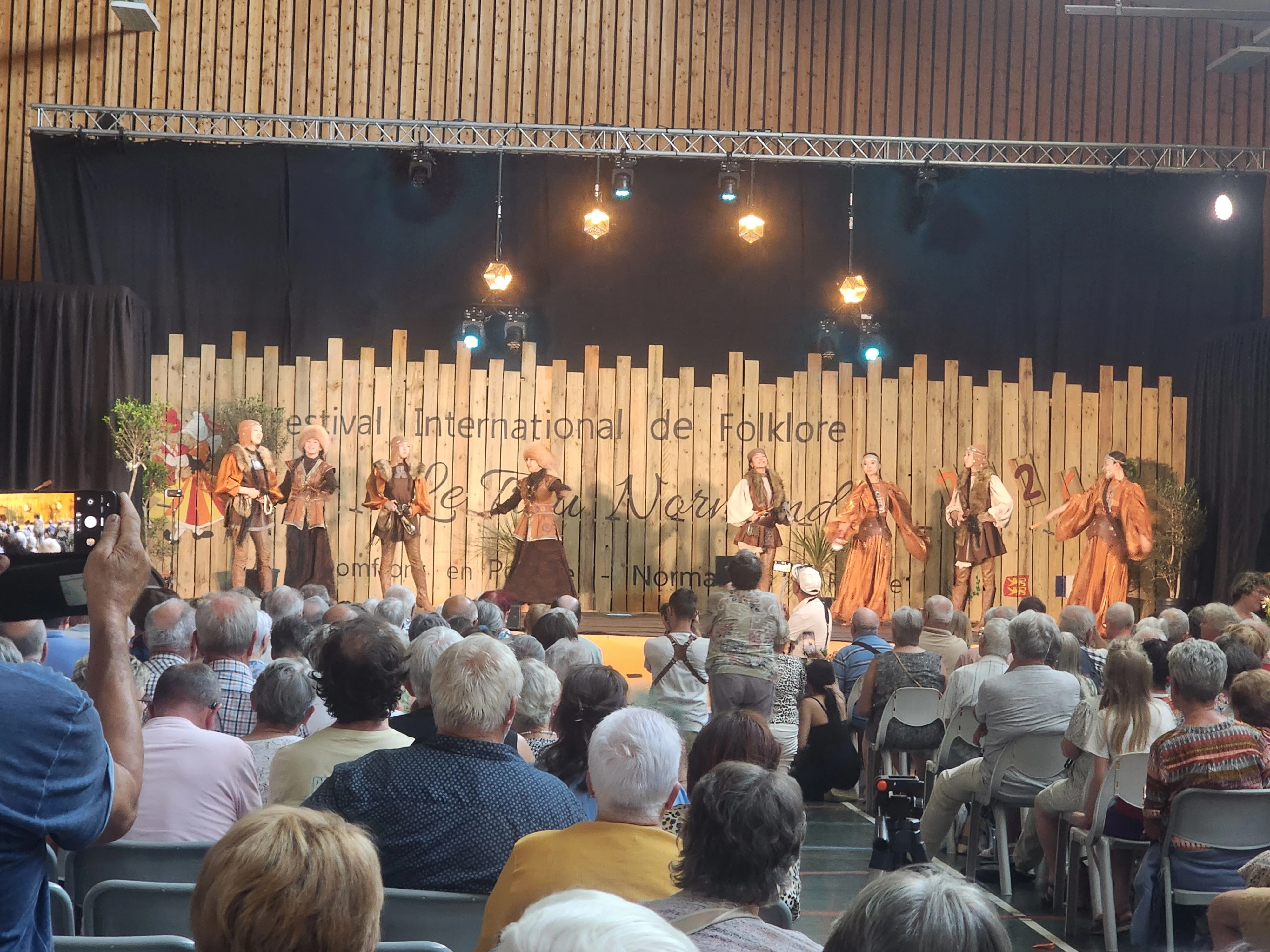 Spectacle du dimanche - Barqytbel Music Ensemble - District Tarbagataï (KAZAKHSTAN)