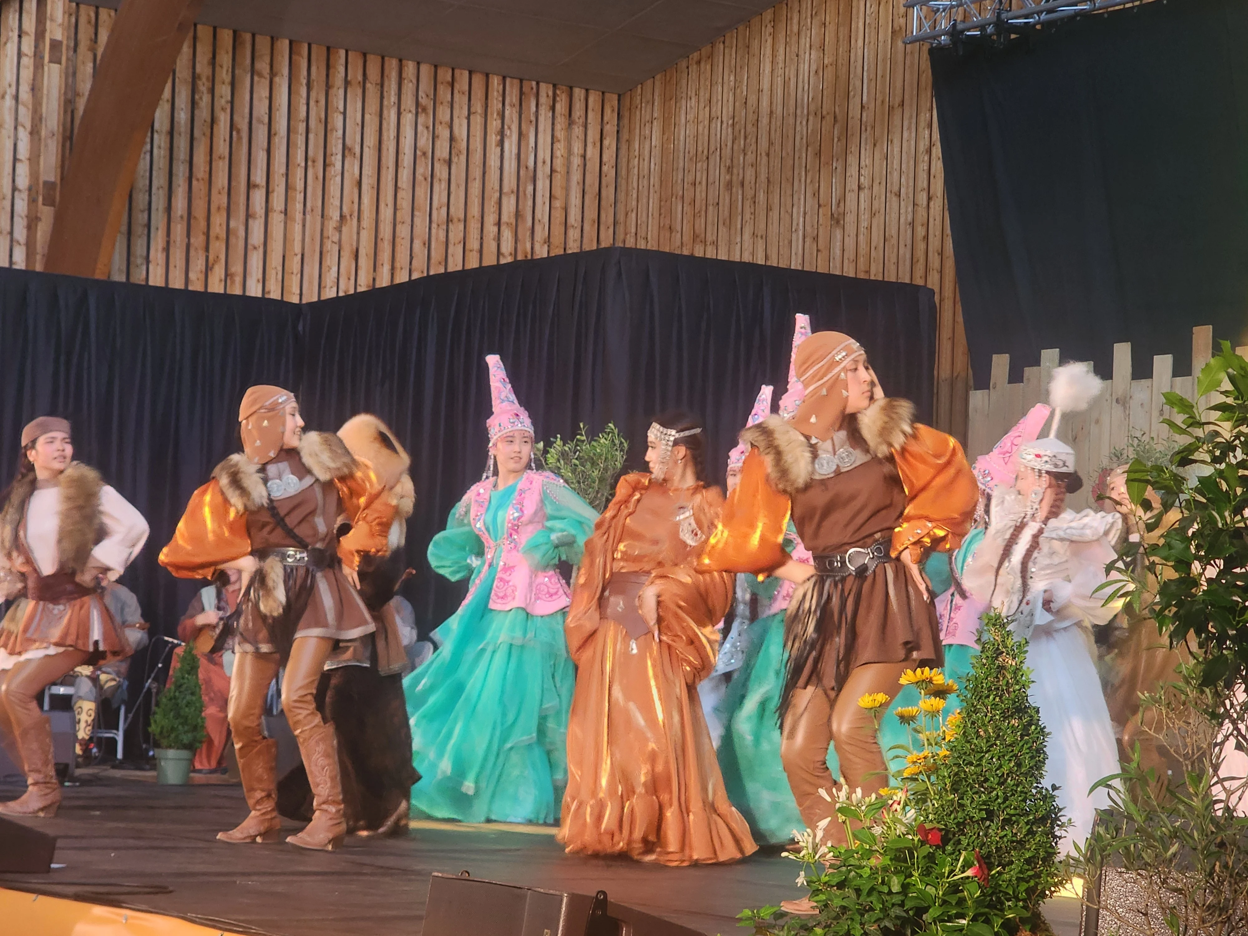 Spectacle du dimanche - Barqytbel Music Ensemble - District Tarbagataï (KAZAKHSTAN)