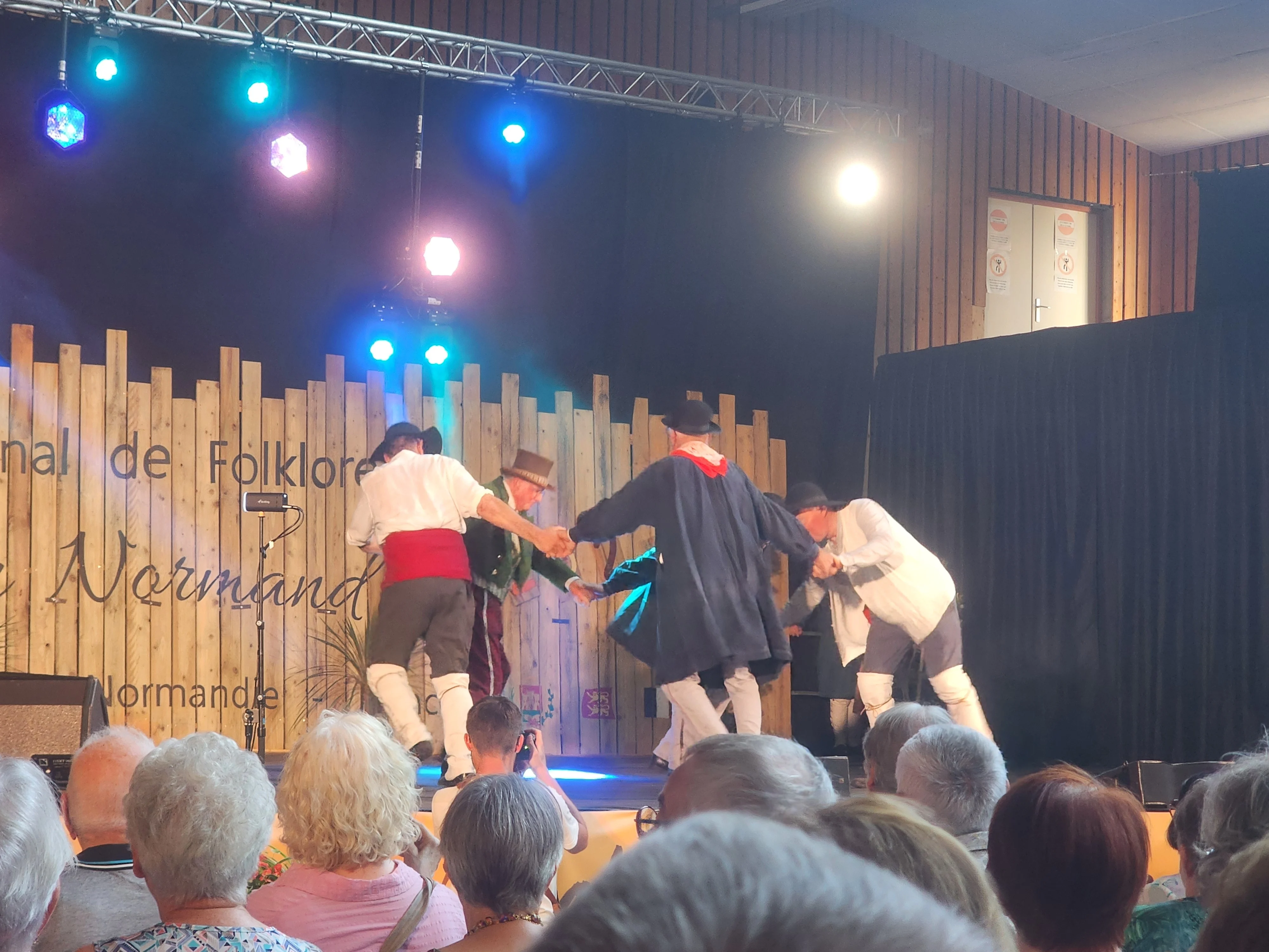 Spectacle du dimanche - Trou Normand