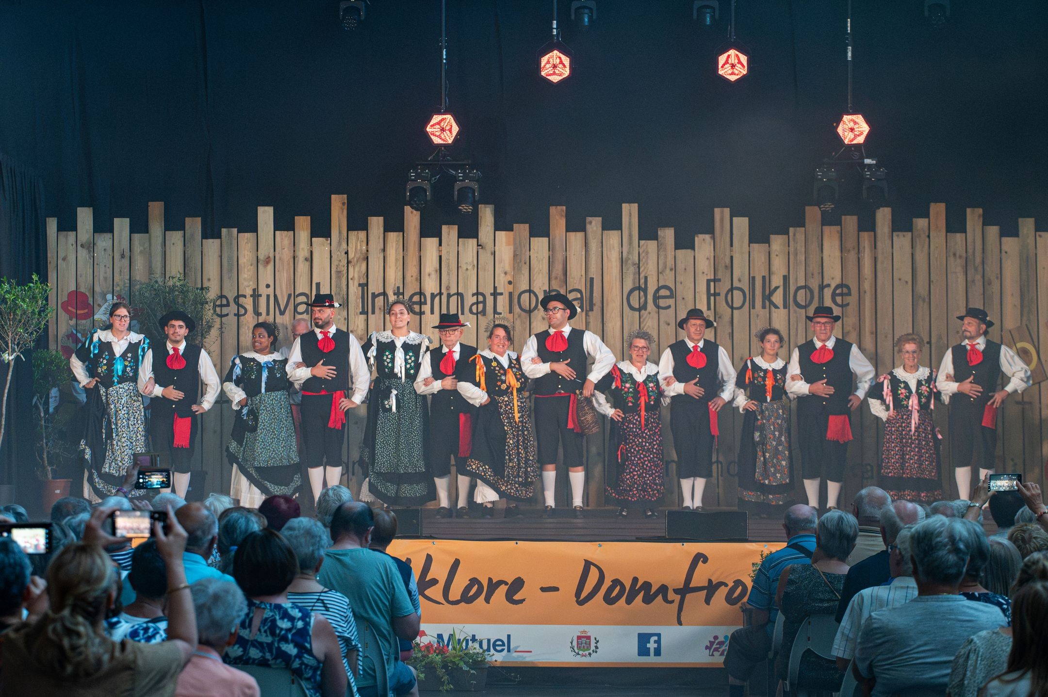 Spectacle du dimanche - Manghîn et Manghina (Italie)