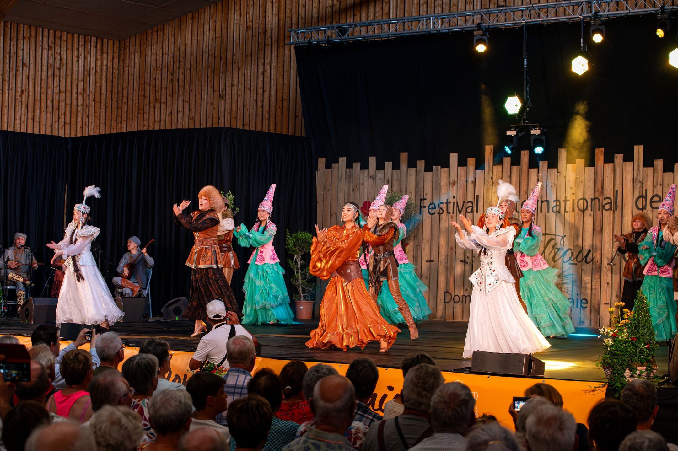 Spectacle du dimanche - Barqytbel Music Ensemble - District Tarbagataï (KAZAKHSTAN)