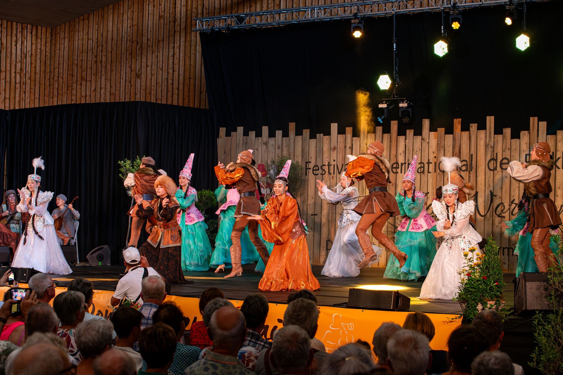 Spectacle du dimanche - Barqytbel Music Ensemble - District Tarbagataï (KAZAKHSTAN)
